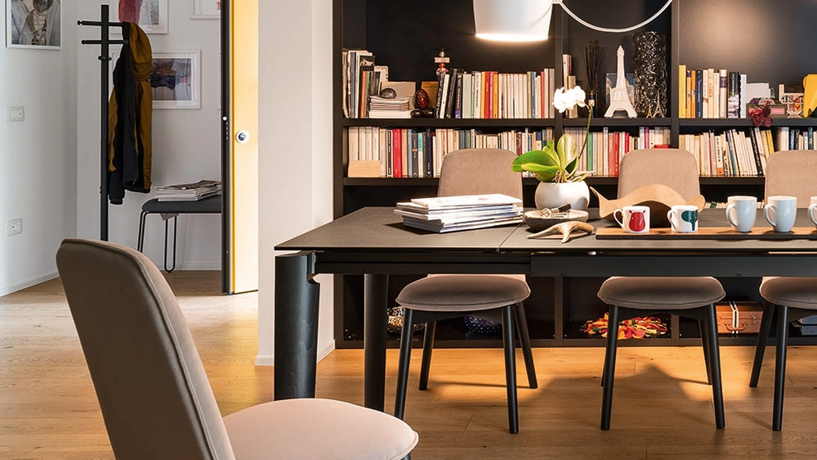 Sedia in tessuto imbottito Riley di Connubia