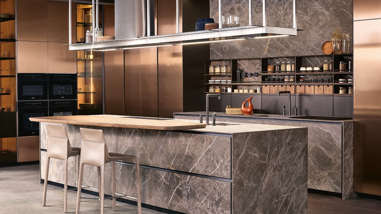 Sgabello completamente rivestito in cuoio Seattle di Poliform