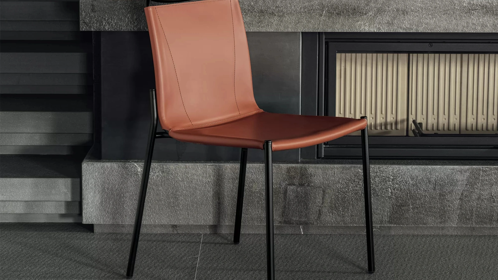 Sedia Shape in cuoio di Bontempi