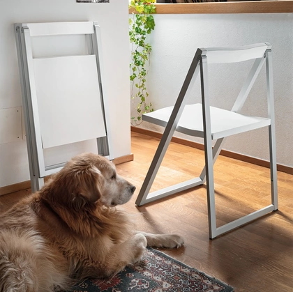 Sedia pieghevole Skip in legno laccato di Connubia