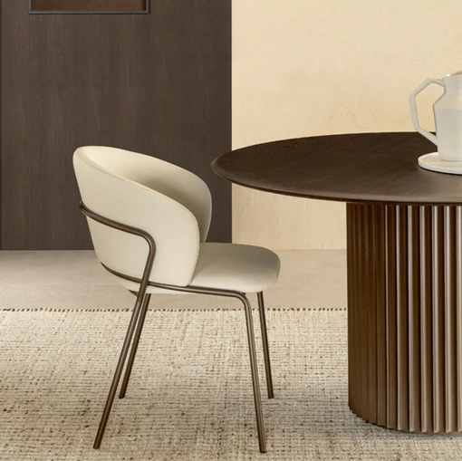 Sedia in pelle Vela di Riflessi