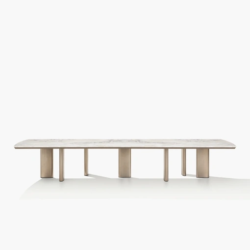 Tavolo Adrien con top in marmo di Poliform