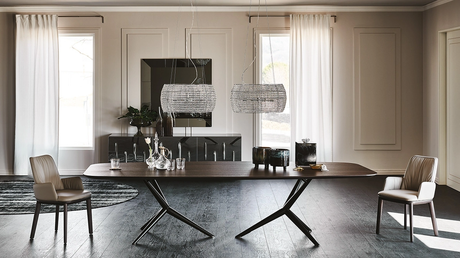 Tavolo con base in acciaio verniciato e piano in noce Atlantis Wood di Cattelan Italia