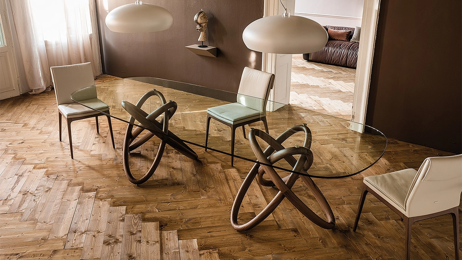 Tavolo con top in vetro e sostegno in legno Carioca di Cattelan Italia