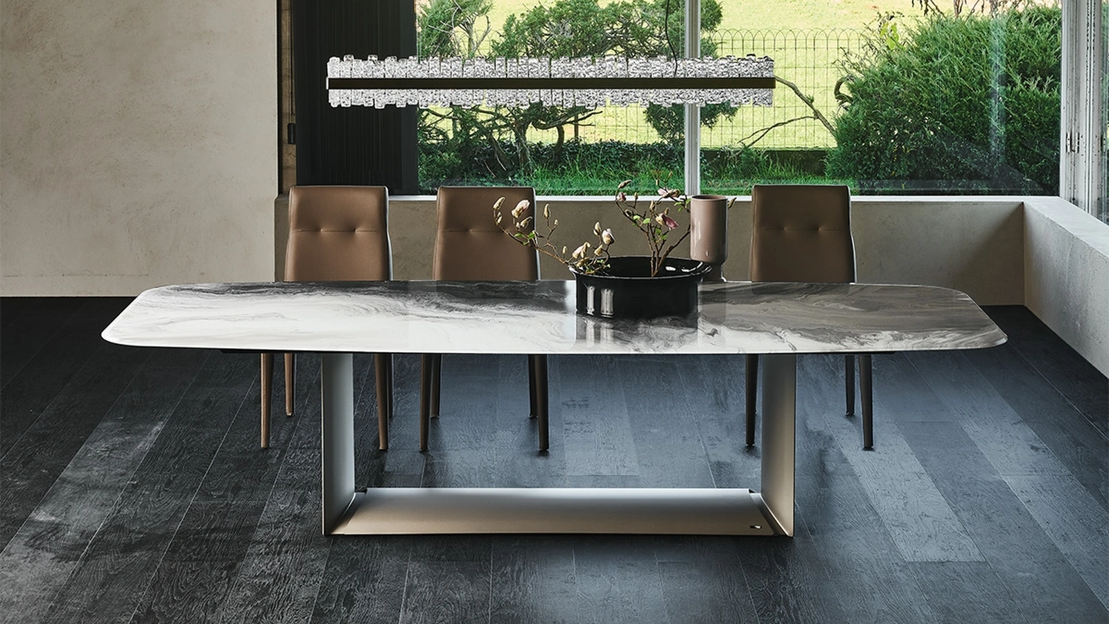 Tavolo con base in acciaio e piano in cristallo con stampa Dragon Crystalart di Cattelan Italia