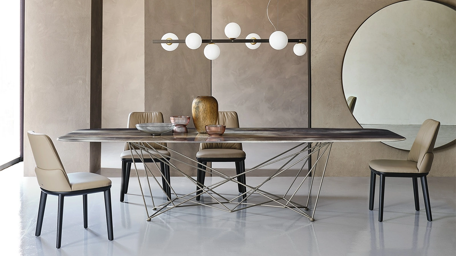 Tavolo con piano in cristallo con stampa e base in acciaio Gordon Crystalart di Cattelan Italia