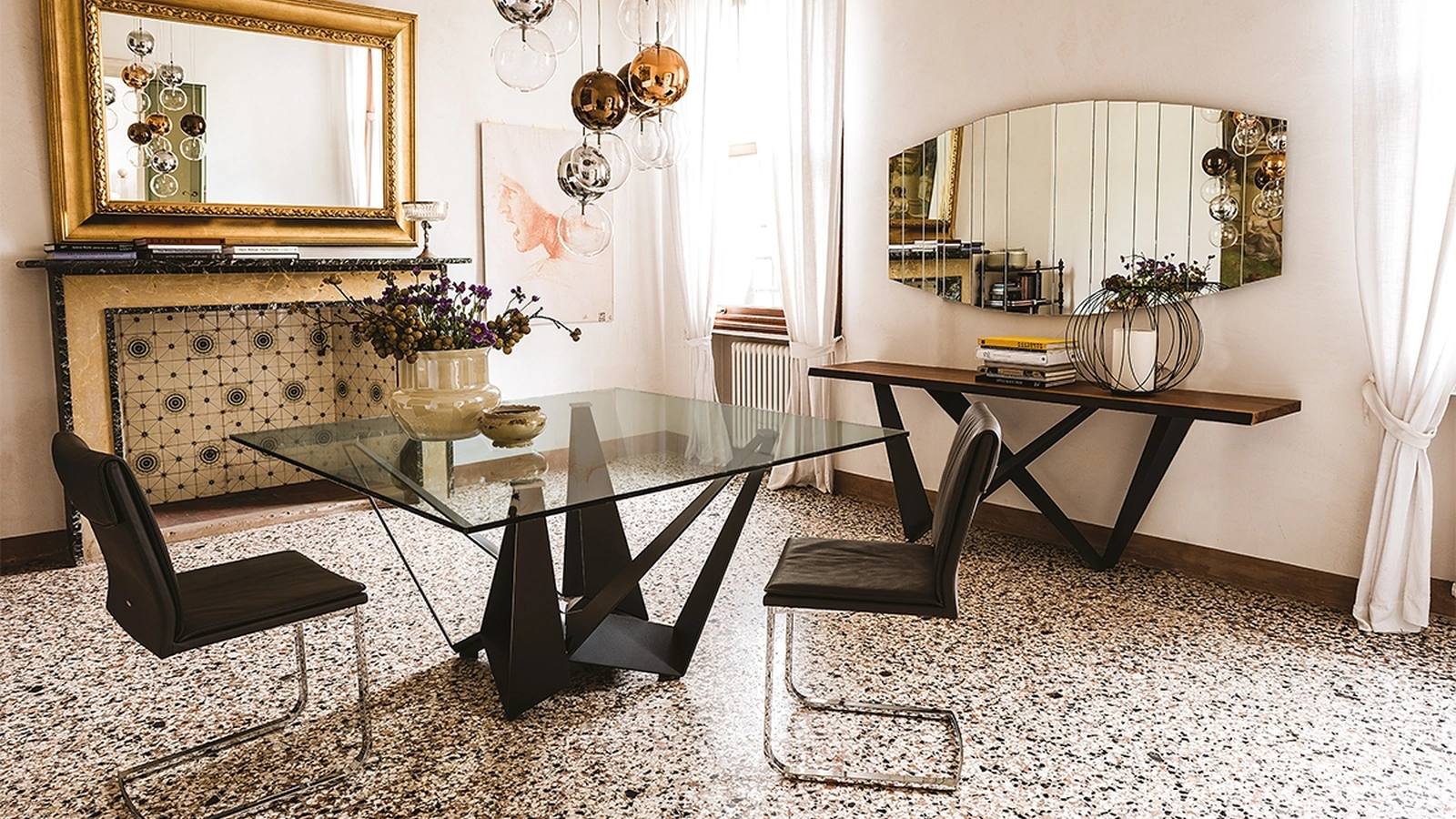 Tavolo quadrato con base in acciaio e piano in cristallo Skorpio di Cattelan Italia