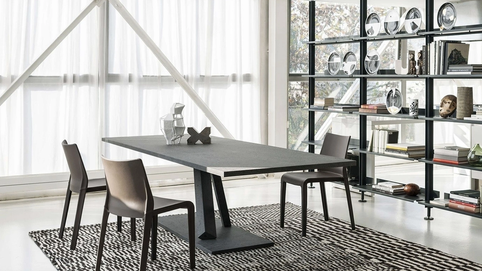 Tavolo rettangolare Element in materico cemento di Desalto