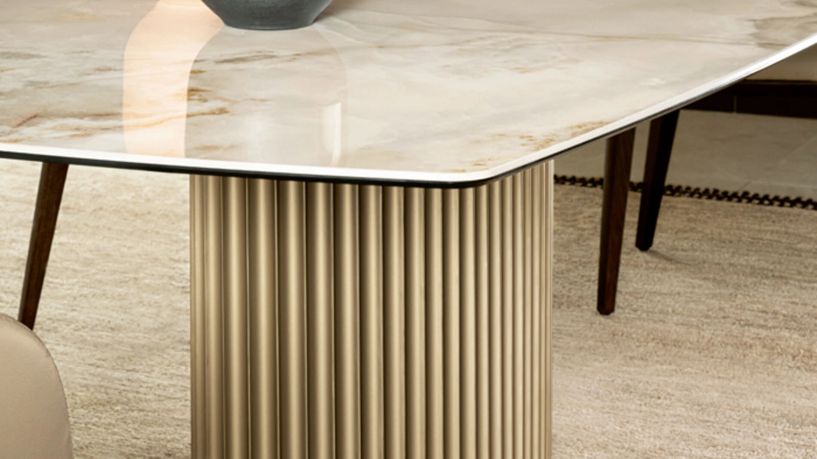 Tavolo Enea in ceramica di Riflessi