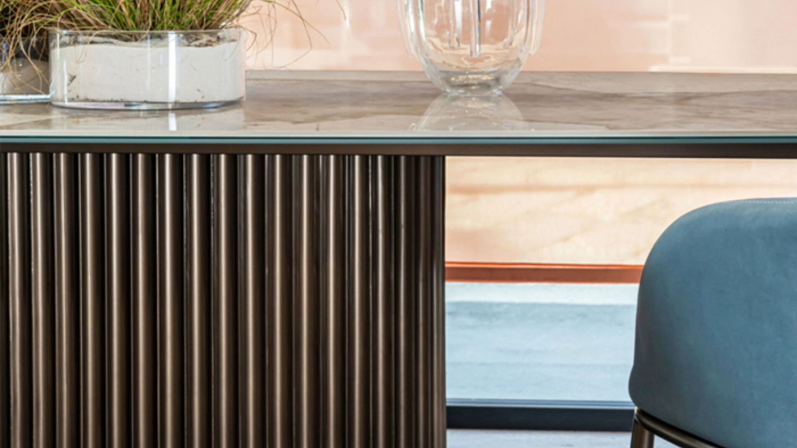 Tavolo Enea in ceramica di Riflessi