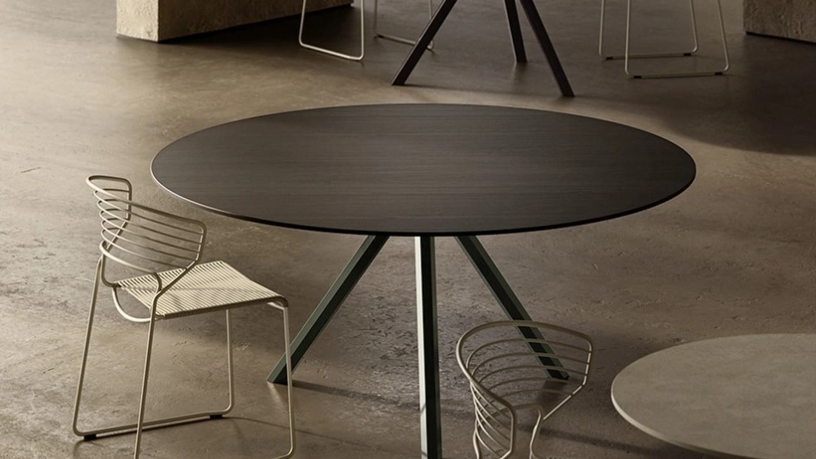 Tavolo HEB Round in legno di Desalto