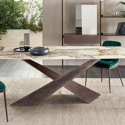 Tavolo allungabile Living con piano in Ceramica e base in metallo verniciato di Riflessi