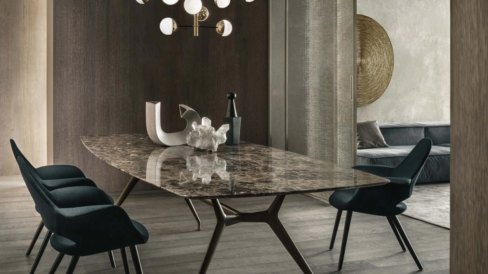 Tavolo Manta con top in marmo di Rimadesio