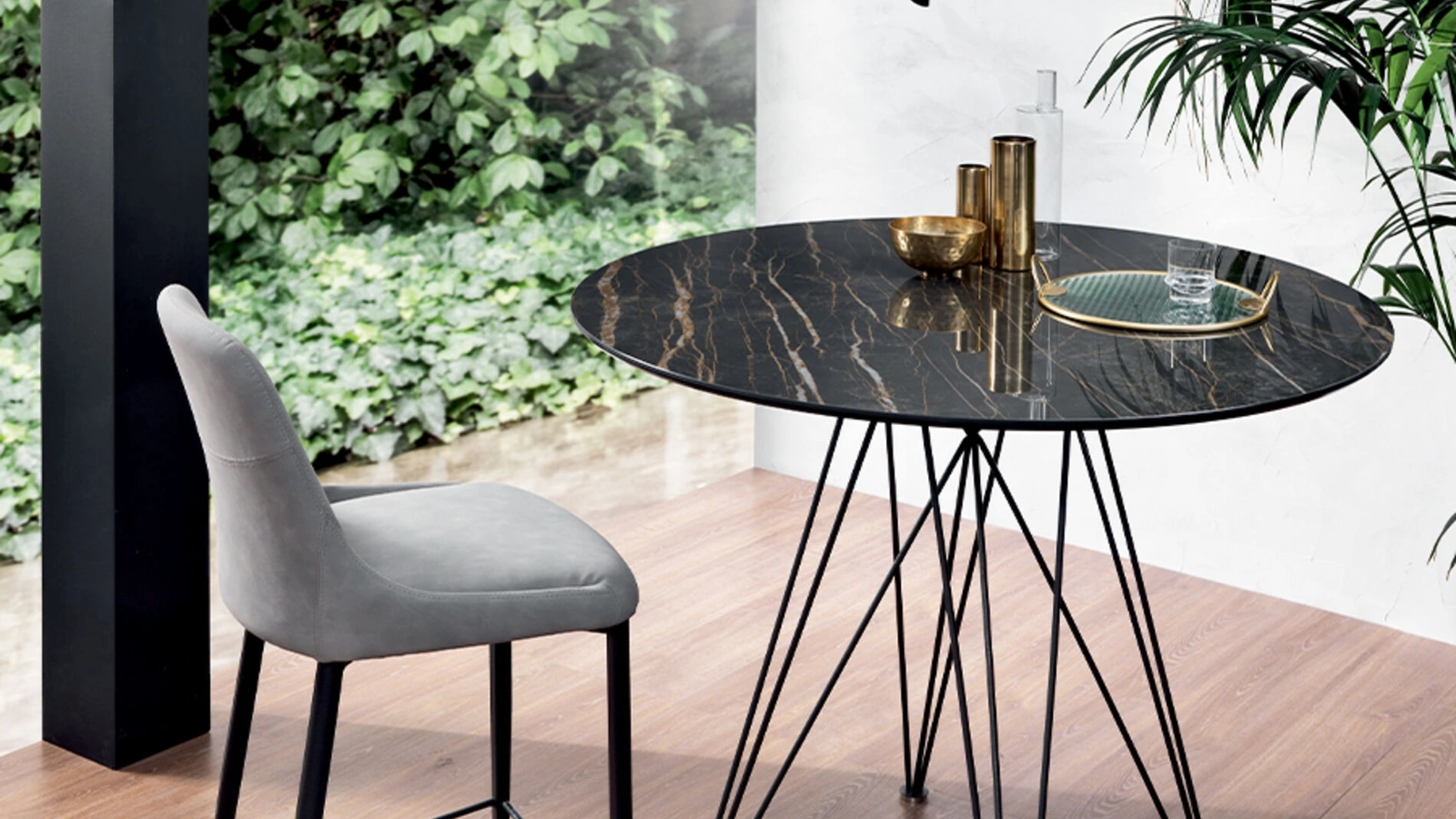 Tavolo rotondo Pegaso Snack con top in ceramica di Riflessi