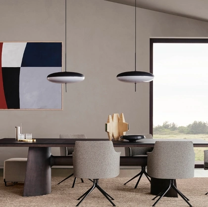 Tavolo rettangolare Kensington con top in olmo nero e base scultura in bronzo spatolato di Poliform