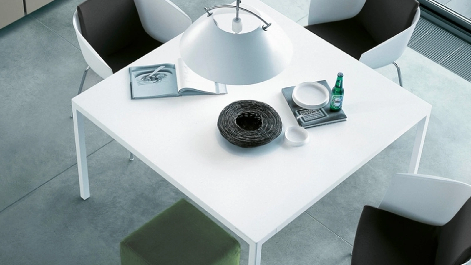 Tavolo quadrato Trevi in laccato opaco bianco di Poliform