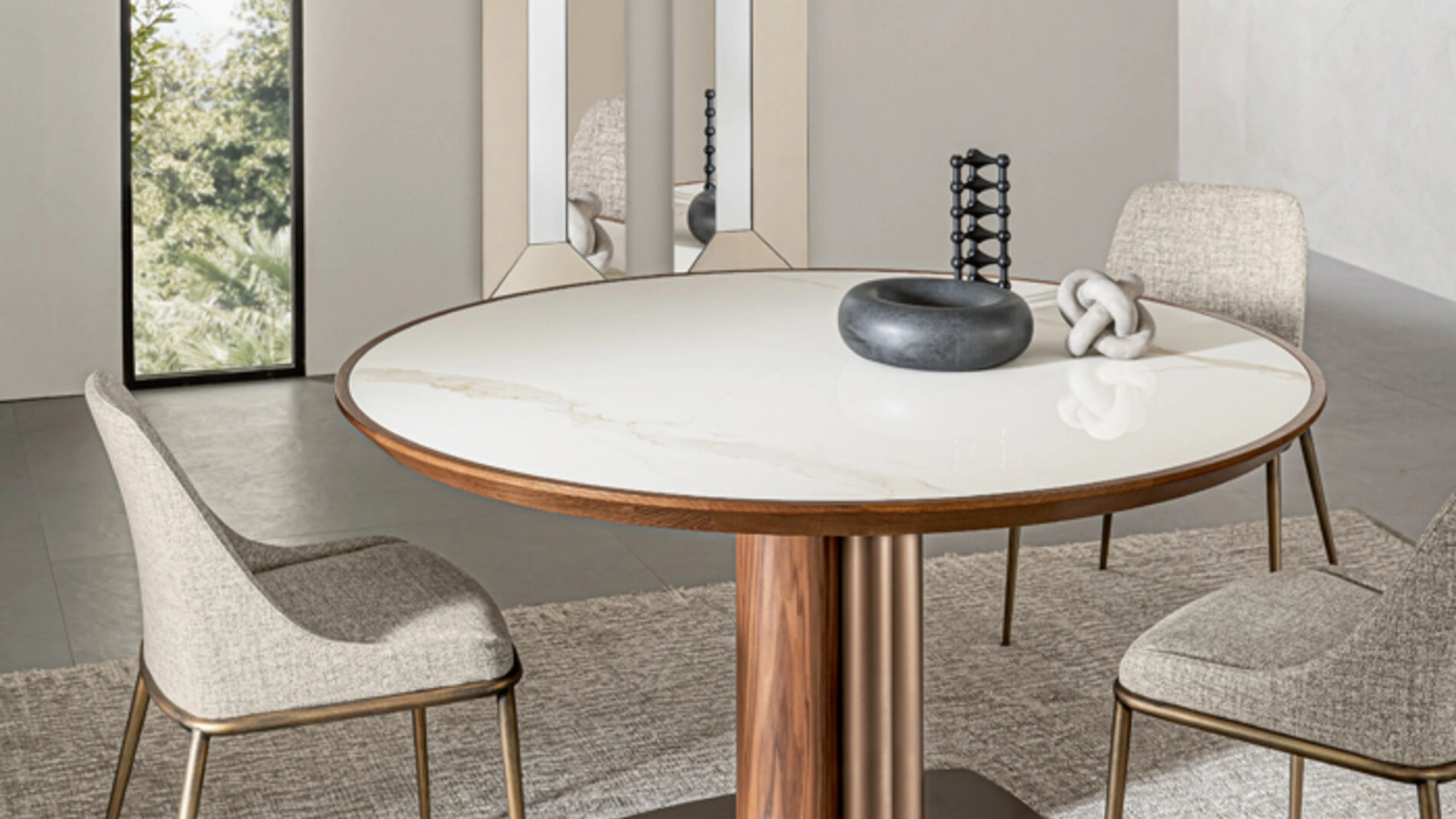 Tavolo rotondo Tower in ceramica e legno di Riflessi