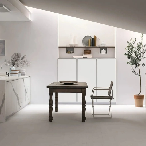 Cucina Moderna con penisola Aliant 10 in vetro e HPL di Stosa