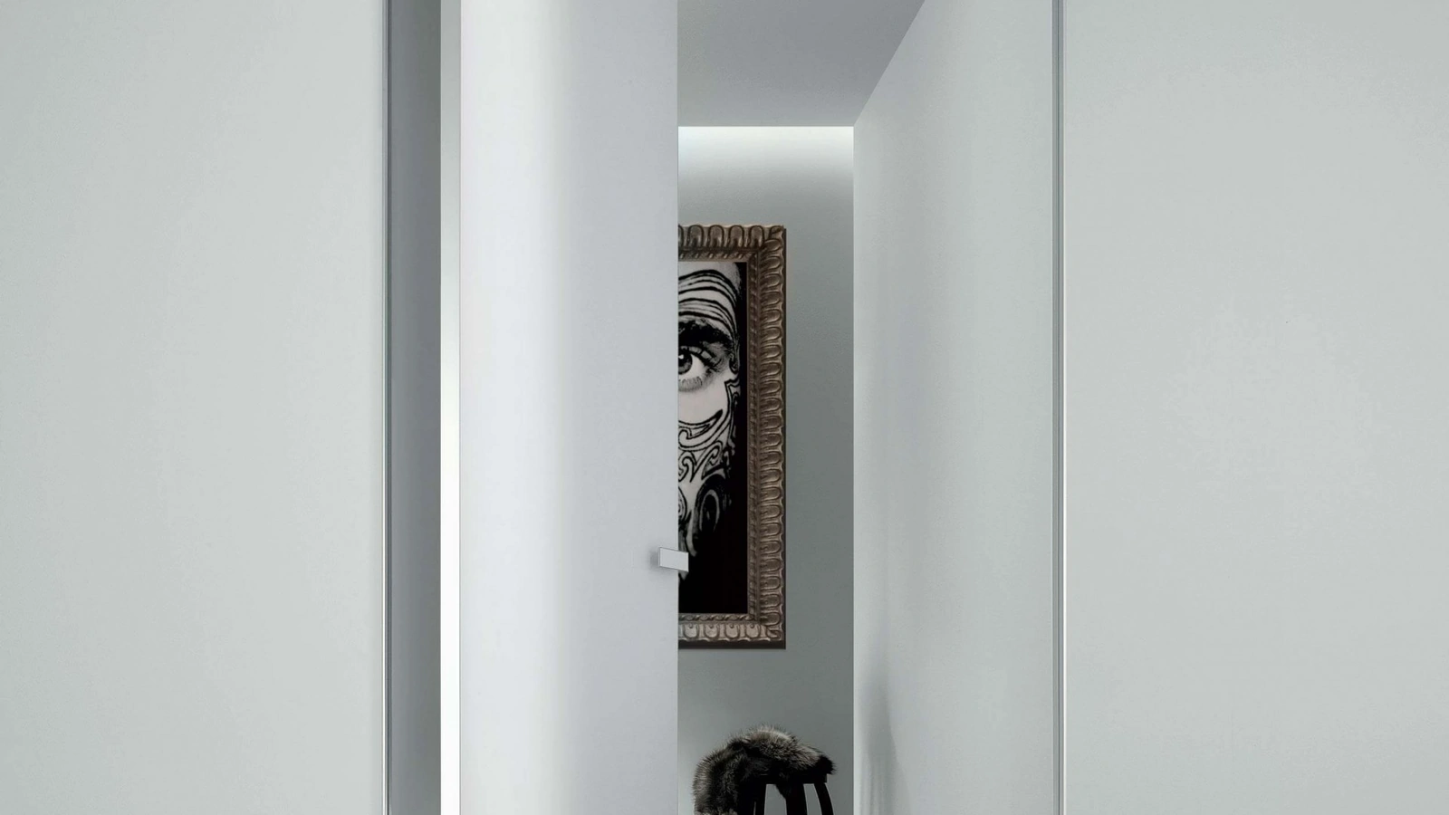 Porta per interni in vetro laccato lucido Aura complanare con chiusura magnetica di Rimadesio