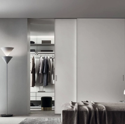 Porta per interni Graphis Light in vetro laccato bianco latte di Rimadesio