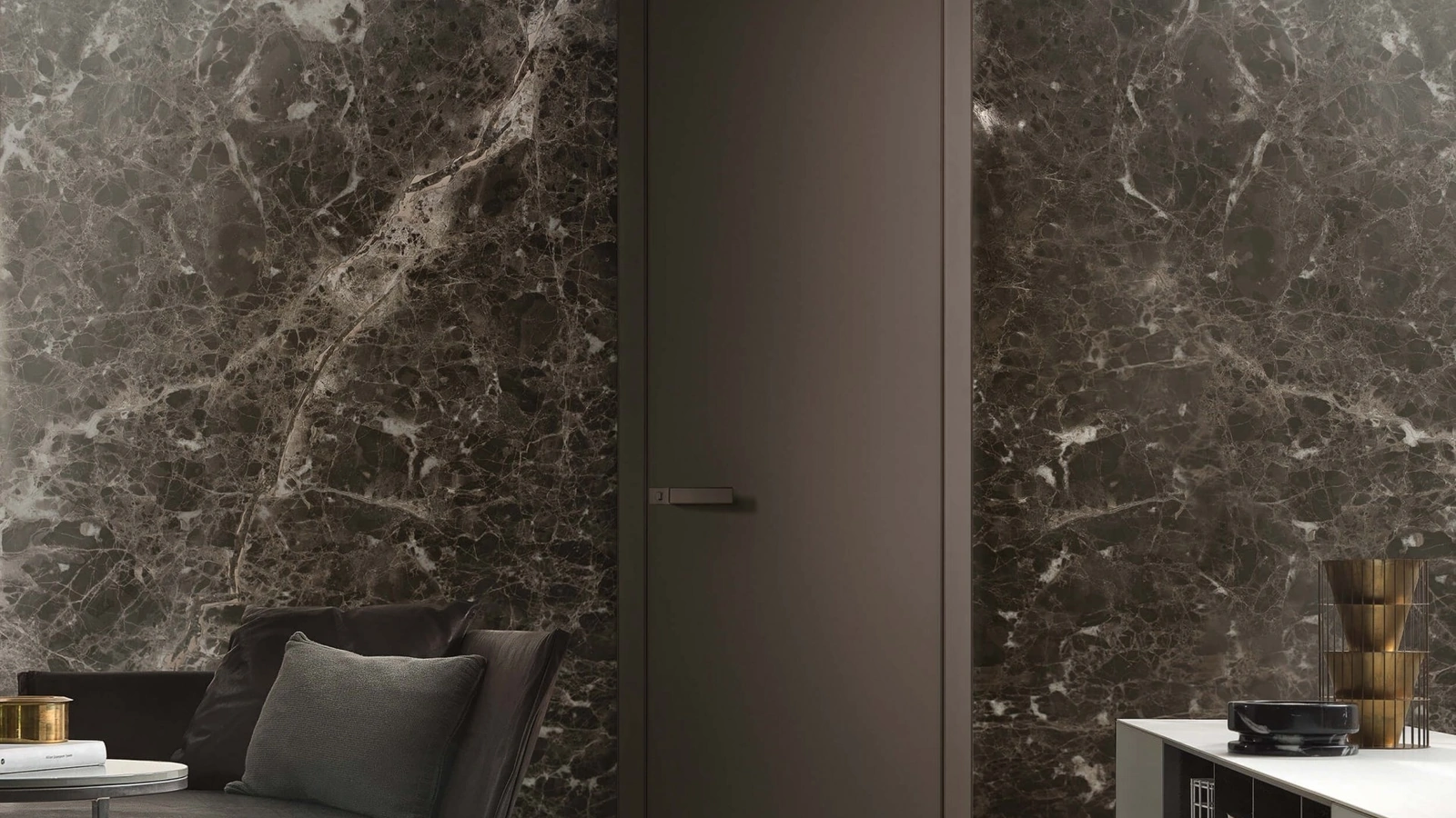 Porta battente per interni Luxor in laccato Caffè opaco di Rimadesio