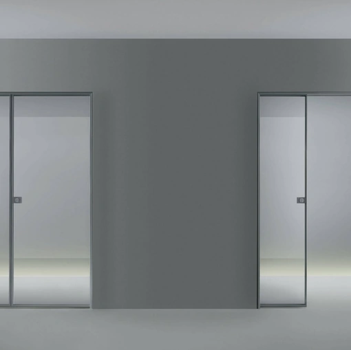Porta per interni scorrevole Spin in vetro con telaio in alluminio Rimadesio