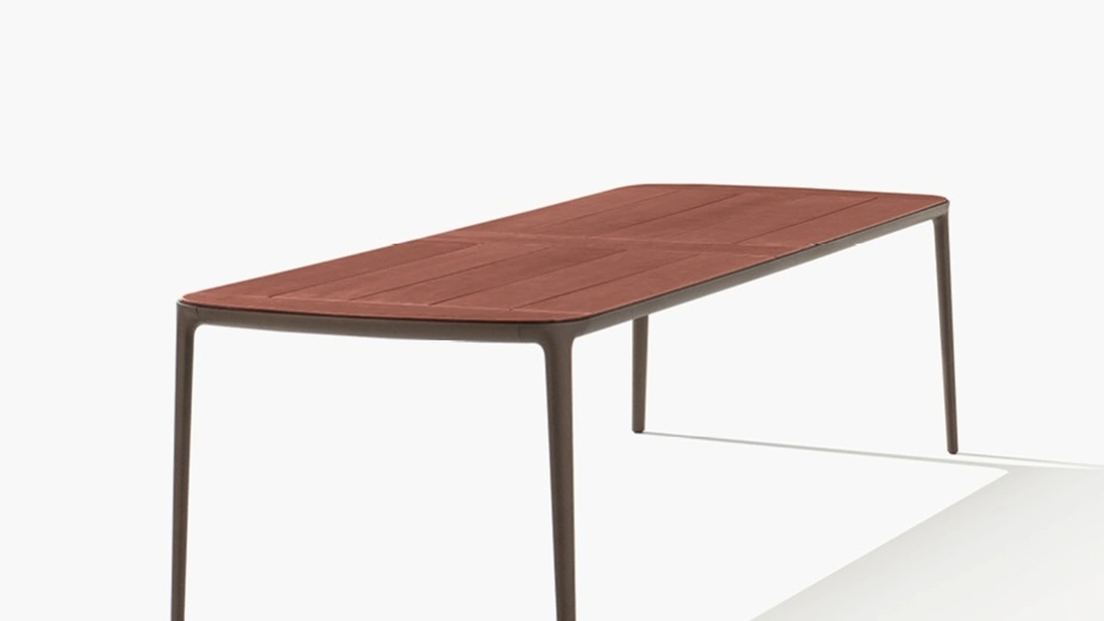 Tavolo Henry in gres e vetro colato di Poliform